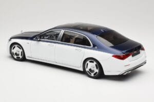 Mercedes Maybach S-Class Z223 Nautical Blue Diamond White Almost Real 1:18 820126 Pressofusione — immagine 7 di 8