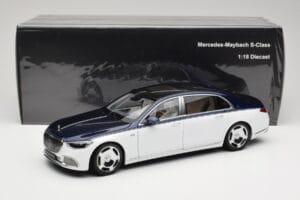 Mercedes Maybach S-Class Z223 Nautical Blue Diamond White Almost Real 1:18 820126 Pressofusione — immagine 8 di 8
