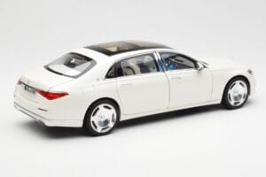 Mercedes Maybach S680 4Matic X223 Diamond Bianco Norev 1:18 183918 Pressofusione — immagine 3 di 8