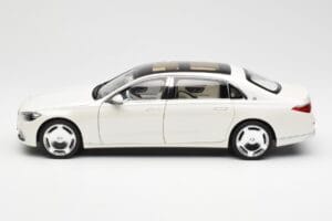 Mercedes Maybach S680 4Matic X223 Diamond Bianco Norev 1:18 183918 Pressofusione — immagine 4 di 8