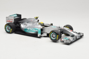 Mercedes MGP W02 #8 N. Rosberg Mercedes GP Showcar 2011 Minichamps 1:18 110110078 Pressofusione — immagine 4 di 7