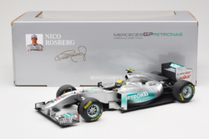Mercedes MGP W02 #8 N. Rosberg Mercedes GP Showcar 2011 Minichamps 1:18 110110078 Pressofusione — immagine 7 di 7