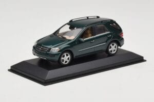 Mercedes ML 500 W164 Verde Scuro Minichamps 1:43 400034500 Pressofusione — immagine 2 di 4