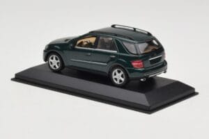 Mercedes ML 500 W164 Verde Scuro Minichamps 1:43 400034500 Pressofusione — immagine 3 di 4