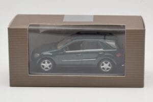 Mercedes ML 500 W164 Verde Scuro Minichamps 1:43 400034500 Pressofusione — immagine 4 di 4