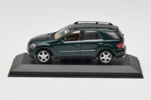 Mercedes ML 500 W164 Verde Scuro Minichamps 1:43 400034500 Pressofusione