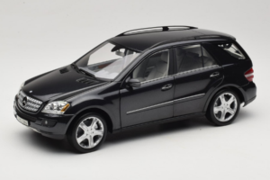 Mercedes ML W164 Obsidian Black Edizione Concessionaria Minichamps 1:18 B66962321 Pressofusione