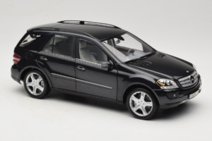 Mercedes ML W164 Obsidian Black Edizione Concessionaria Minichamps 1:18 B66962321 Pressofusione — immagine 6 di 8