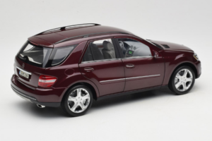 Mercedes ML W164 Red Metallic Minichamps 1:18 150034500 Pressofusione — immagine 3 di 8