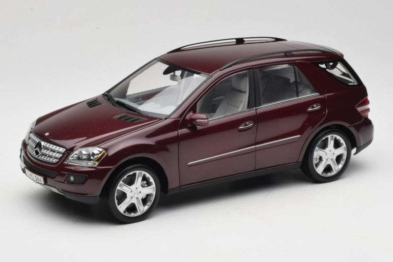 Mercedes ML W164 Red Metallic Minichamps 1:18 150034500 Pressofusione