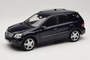 Mercedes ML W164 Tanzanite Blue Edizione Concessionaria Minichamps 1:18 B66962322 Pressofusione