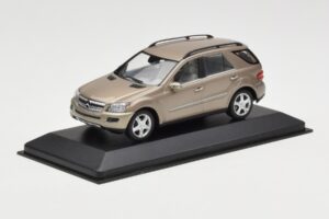 Mercedes ML W164 Rame Metallizzato Minichamps 1:43 ML002 Pressofusione — immagine 2 di 4