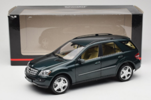 Mercedes ML W164 Green Metallic Minichamps 1:18 150034502 Pressofusione — immagine 8 di 8