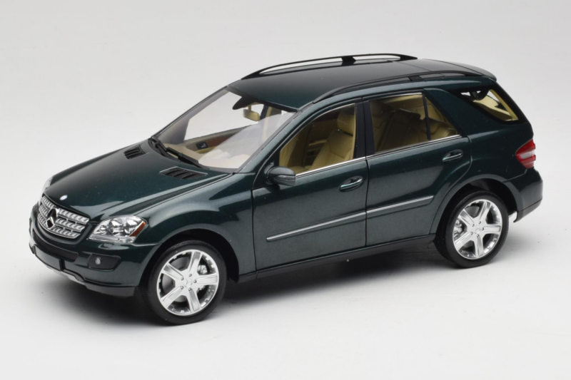Mercedes ML W164 Green Metallic Minichamps 1:18 150034502 Pressofusione