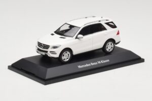 Mercedes ML W166 Calcit White Minichamps 1:43 B66960062 Pressofusione — immagine 2 di 4
