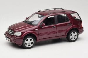 Mercedes ML55 AMG W163 Rosso Maisto 1:18 50348 Pressofusione