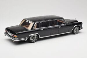 Mercedes 600 Pullman W100 Nero AUTOart 1:18 76197 Pressofusione — immagine 3 di 8