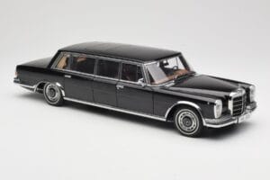 Mercedes 600 Pullman W100 Nero AUTOart 1:18 76197 Pressofusione — immagine 6 di 8