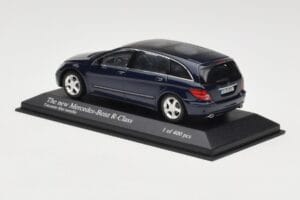 Mercedes R-Class W251 Tanzanite Blue Minichamps 1:43 B66962215 Pressofusione — immagine 3 di 4