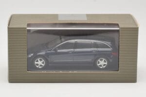 Mercedes R-Class W251 Tanzanite Blue Minichamps 1:43 B66962215 Pressofusione — immagine 4 di 4