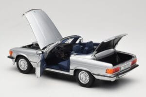 Mercedes R107 380 SL Argento Norev 1:18 183725 Pressofusione — immagine 5 di 8