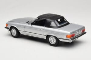 Mercedes R107 380 SL Argento Norev 1:18 183725 Pressofusione — immagine 7 di 8