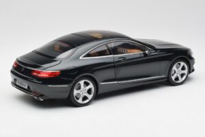 Mercedes S-Class Coupe C217 Smaragd Verde Metallic Norev 1:18 B66961244 Pressofusione — immagine 3 di 8