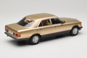 Mercedes S-Class W126 Metallic Beige MCG 1:18 MCG18548 Pressofusione — immagine 2 di 6