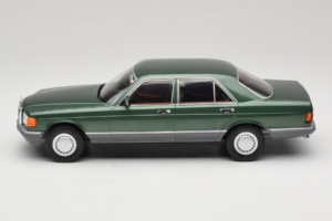 Mercedes S-Class W126 Metallic Green MCG 1:18 MCG18549 Pressofusione — immagine 3 di 6