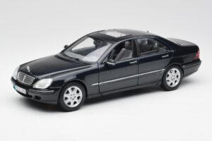 Mercedes S-Class W220 Blu Maisto 1:18 56051 Pressofusione
