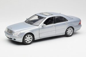 Mercedes S-Class W220 Azzurro Maisto 1:18 56050 Pressofusione