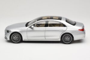 Mercedes S-Class W223 AMG Line Brilliant Silver Norev 1:18 183805 Pressofusione — immagine 4 di 8