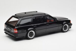 Mercedes 300 TE AMG S124 Nero Otto 1:18 OT147 Resina — immagine 2 di 6