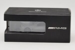 Mercedes SL 63 AMG R230 Silver Metallic Minichamps 1:43 B66960018 Pressofusione — immagine 4 di 4