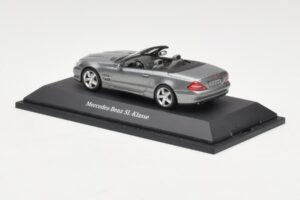 Mercedes SL R230 Palladium Silver Metallic Minichamps 1:43 B66962390 Pressofusione — immagine 3 di 4