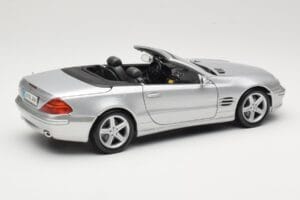 Mercedes SL R230 Argento Maisto 1:18 B66962125 Pressofusione — immagine 3 di 8
