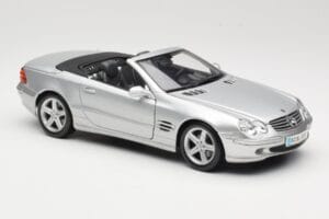 Mercedes SL R230 Argento Maisto 1:18 B66962125 Pressofusione — immagine 6 di 8
