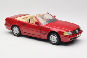 Mercedes SL500 R129 Rosso Revell 1:18 08927 Pressofusione — immagine 6 di 8