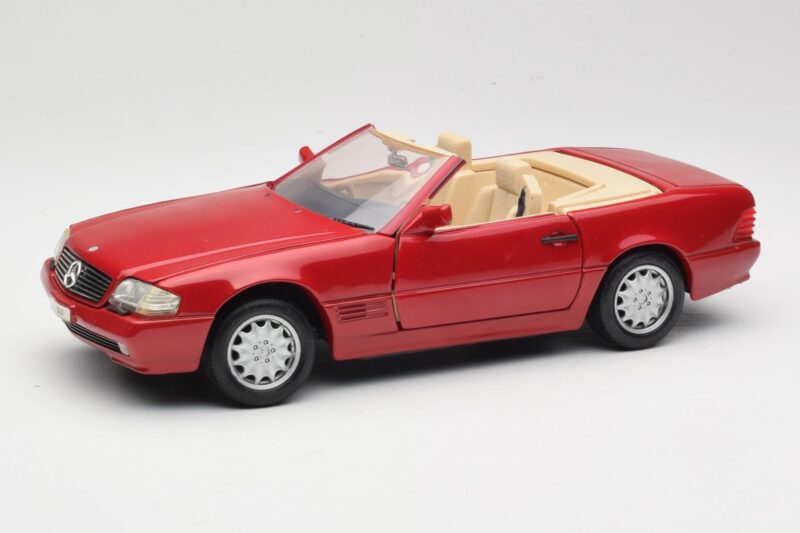 Mercedes SL500 R129 Rosso Revell 1:18 08927 Pressofusione