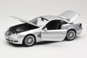 Mercedes SL55 AMG R230 Argento Maisto 1:18 36894 Pressofusione — immagine 2 di 8
