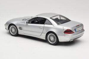 Mercedes SL55 AMG R230 Argento Maisto 1:18 36894 Pressofusione — immagine 7 di 8