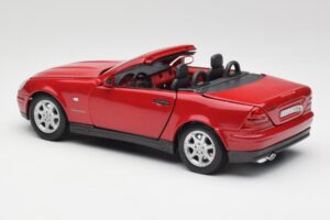Mercedes SLK 230 R170 Rosso Maisto 1:18 56023 Pressofusione — immagine 8 di 9