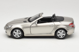 Mercedes SLK R171 Bronzo Chiaro Metallizzato Maisto 1:18 31674-R1 Pressofusione — immagine 4 di 8