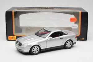 Mercedes SLK R170 Roadster Argento Maisto 1:18 31674 Pressofusione — immagine 2 di 9