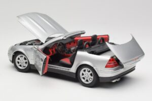 Mercedes SLK R170 Roadster Argento Maisto 1:18 31674 Pressofusione — immagine 7 di 9