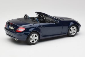 Mercedes SLK R171 Blu Maisto 1:18 B66962190 Pressofusione — immagine 3 di 8