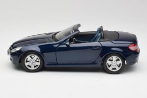 Mercedes SLK R171 Blu Maisto 1:18 B66962190 Pressofusione — immagine 4 di 8