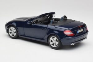 Mercedes SLK R171 Blu Maisto 1:18 B66962190 Pressofusione — immagine 7 di 8