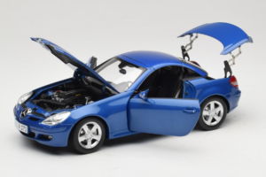 Mercedes SLK R171 Blue Metallic Minichamps 1:18 100033131 Pressofusione — immagine 2 di 11