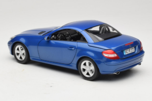 Mercedes SLK R171 Blue Metallic Minichamps 1:18 100033131 Pressofusione — immagine 10 di 11